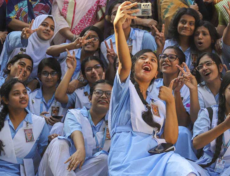 Students Celebrating their HSC Result 2025